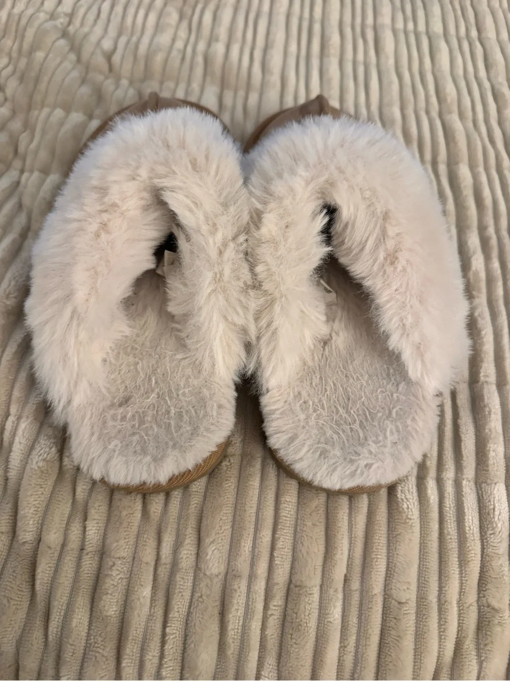 Cat & Jack Kids Faux-Shearling Slip-On Slippers in Chestnut and Cream